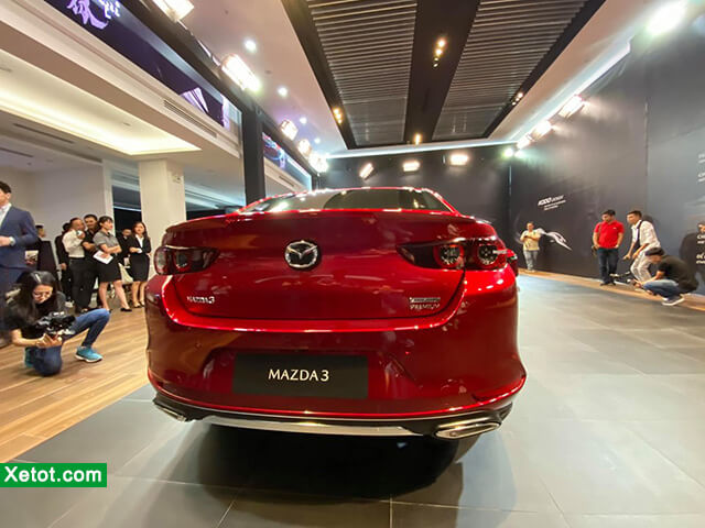 duoi xe mazda 3 2020 hatchback webxe vn 1 - Đánh giá Mazda 3 2022 sedan - Trang bị nhiều tính năng hiện đại
