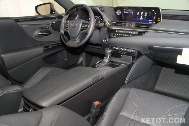 noi-that-xe-sedan-lexus-es300h-2020-muaxegiatot-vn