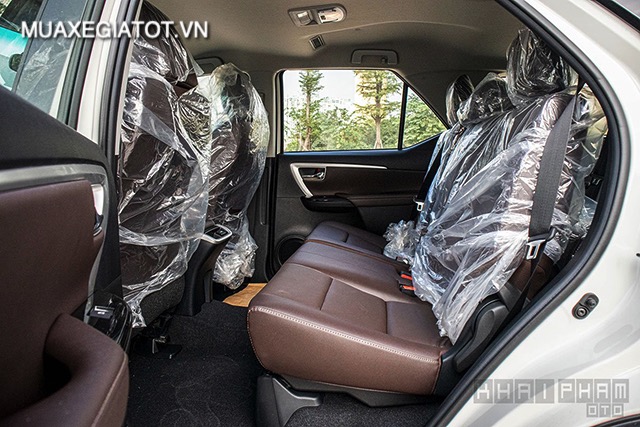 hang-ghe-thu-2-toyota-fortuner-2021-oto360-vn