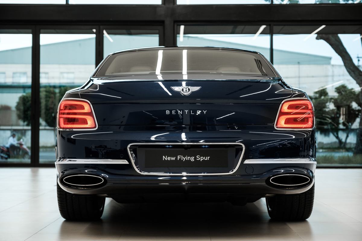 Duoi-xe-Bentley-Flying-Spur-First-Edition-2020-2021-muaxegiatot-vn