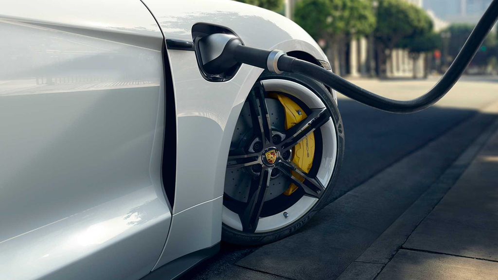 2020porschetaycan 12 - Đánh giá Porsche Taycan 2022 - "Tuấn mã" dũng mãnh của kỷ nguyên xe điện