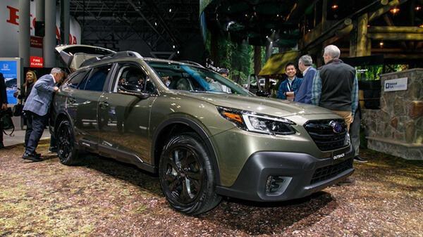 2022 subaru outback at the new york auto show 2022 subaru outback at the new york auto show muaxegiatot vn 13