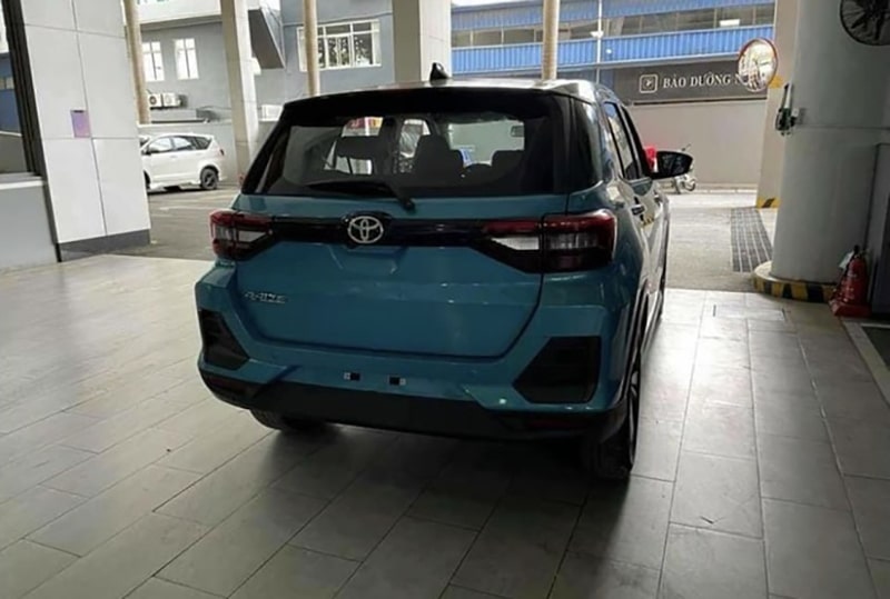 duoi xe toyota raize 2022 giaxehoi vn - Giá xe Toyota Raize 2023 lăn bánh khuyến mãi mới nhất