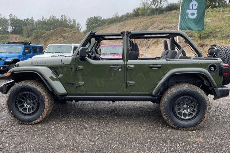 jeep wrangler unlimited willys suv nha binh gan 900 trieu dong Hinh 7 - Đánh giá xe Jeep Wrangler Willys 2022: Mẫu SUV "nhà binh" huyền thoại đến từ Mỹ 
