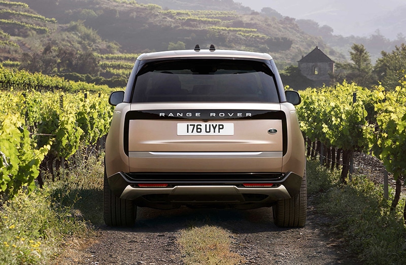 duoi xe landrover range rover 2022 giaxehoi vn 9 - Đánh giá Land Rover Range Rover 2022, Đỉnh cao của khả năng chế tạo