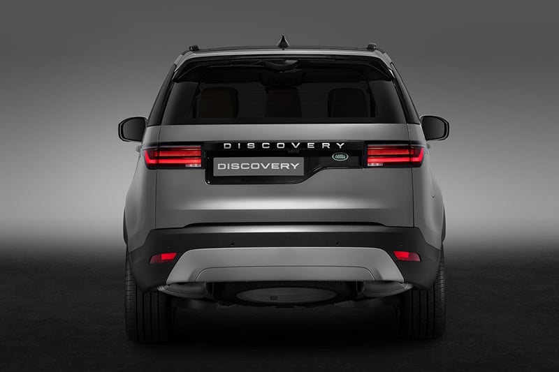 Duoi xe Land Rover Discovery 2022 Muaxegiatot vn - Đánh giá xe Land Rover Discovery 2022: bản facelift sáng giá cho fan SUV địa hình