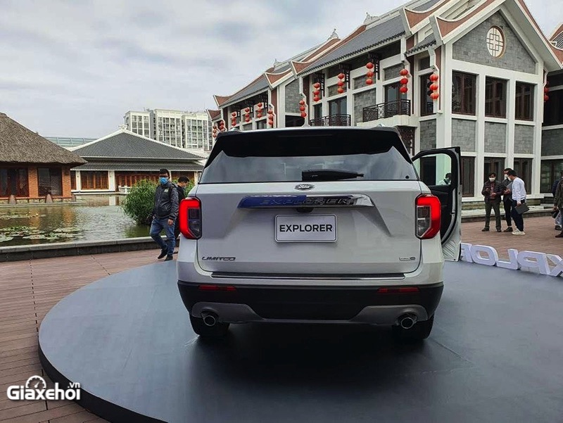 duoi xe ford explorer 2022 limited giaxehoi vn 17