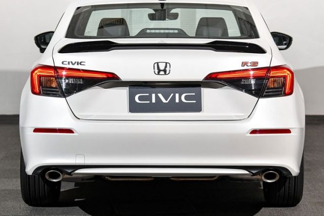 duoi honda civic rs 2022 ban thai giaxehoi vn 750x500 1 640x427 - Đánh giá Honda Civic RS 2022: Phiên bản thể thao hấp dẫn dân chơi tầm trung