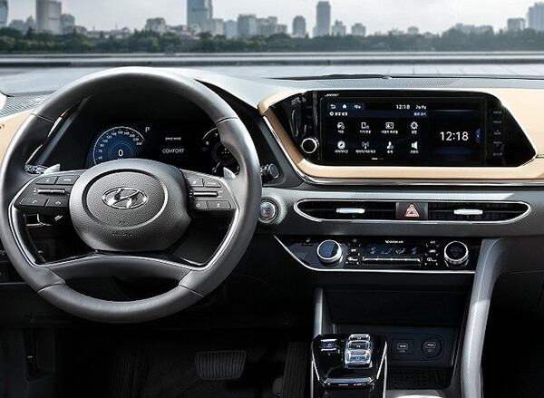 Đánh giá Hyundai Sonata 2024: Nhiều công nghệ lần đầu được áp dụng